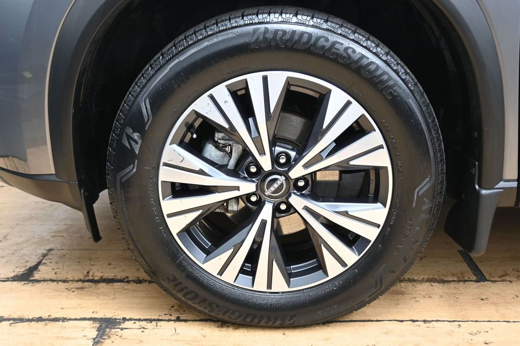 Used 2023 Nissan Rogue SV AWD/4WD image 11