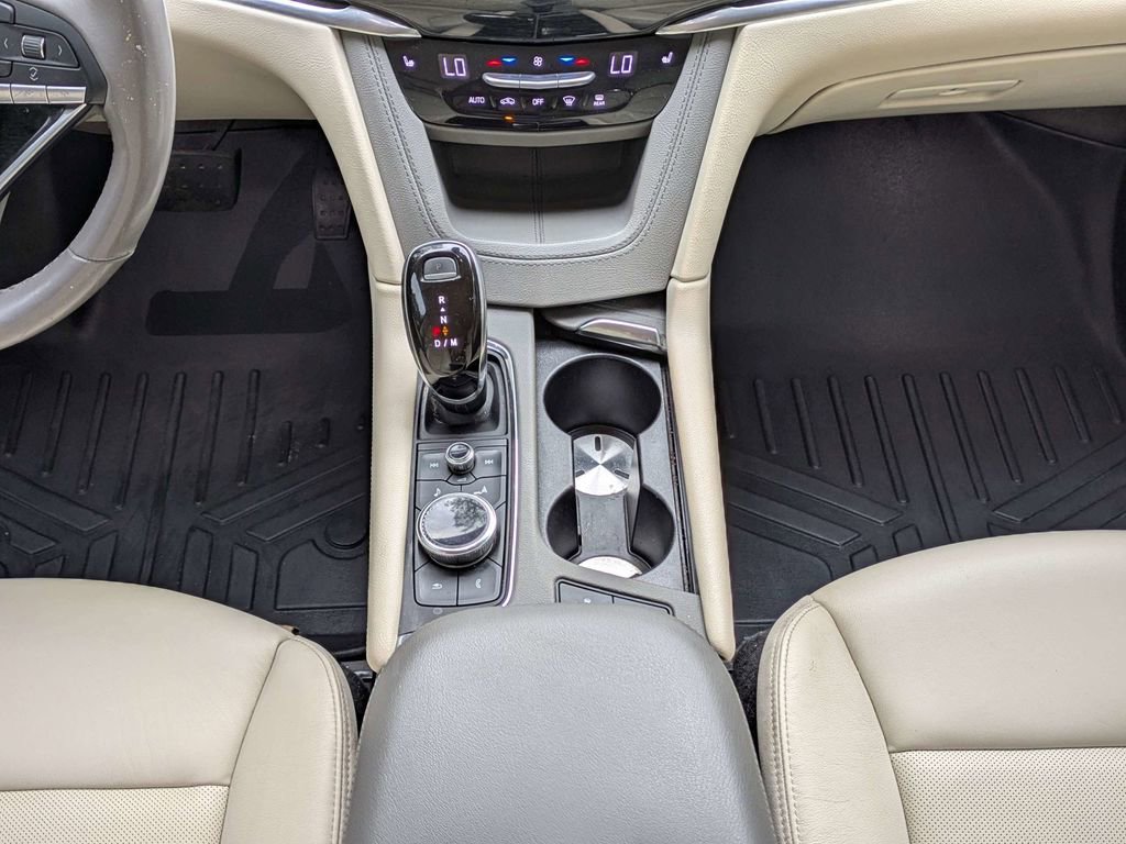 Used 2020 Cadillac XT6 Premium Luxury image 20