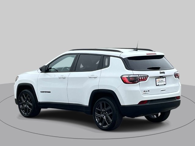 Used 2026 Jeep Compass Latitude AWD/4WD image 6
