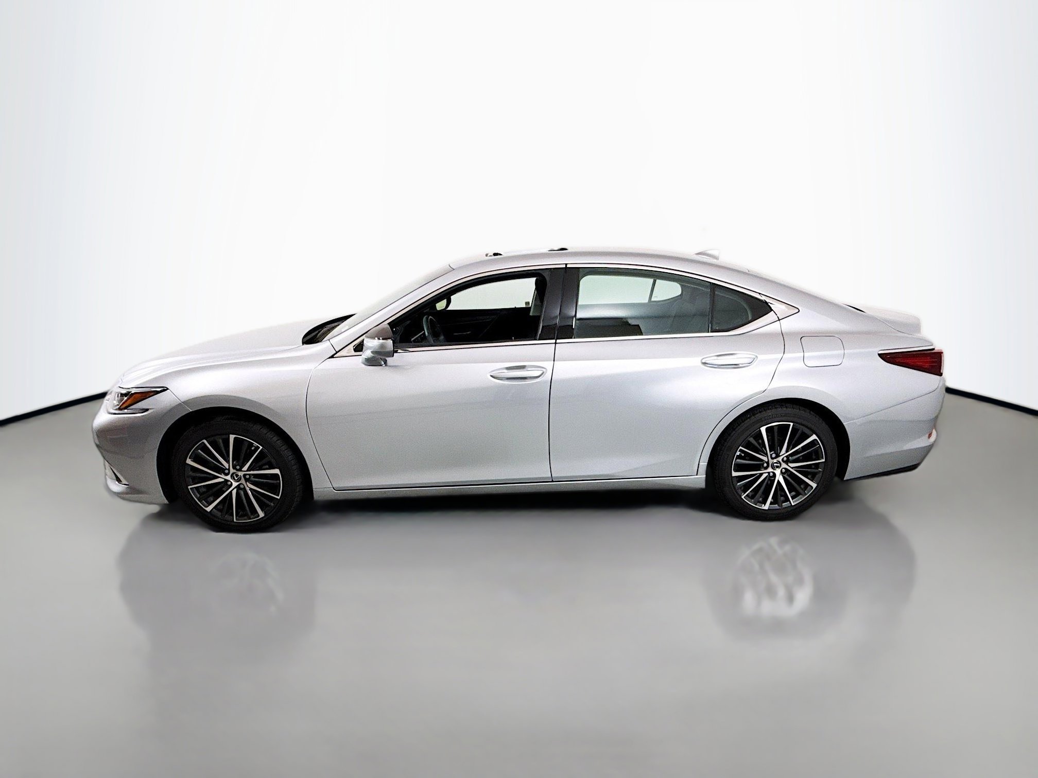 Used 2023 Lexus ES 350 w/ Premium Package image 4