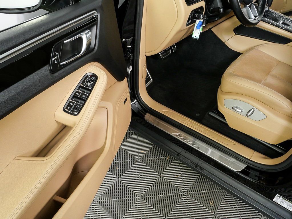 Used 2017 Porsche Macan AWD image 8