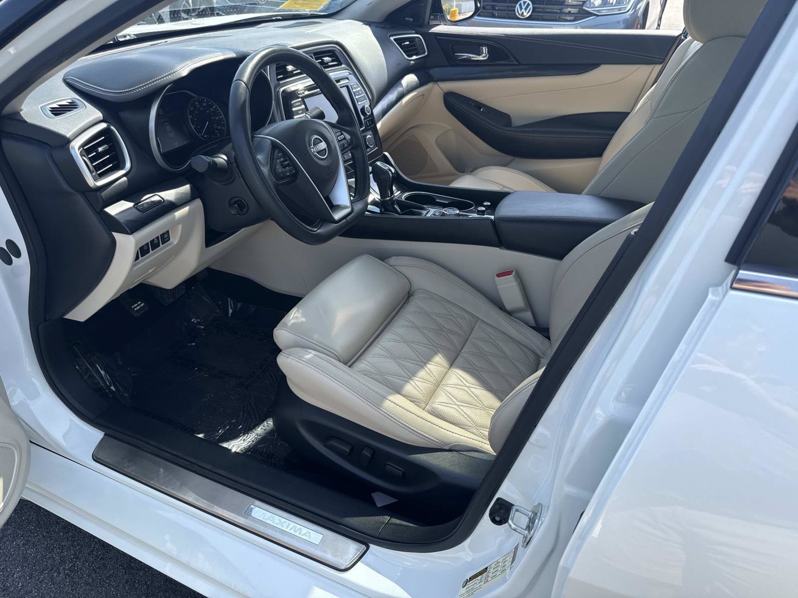 Used 2023 Nissan Maxima Platinum w/ Sport Mat Group FWD image 18