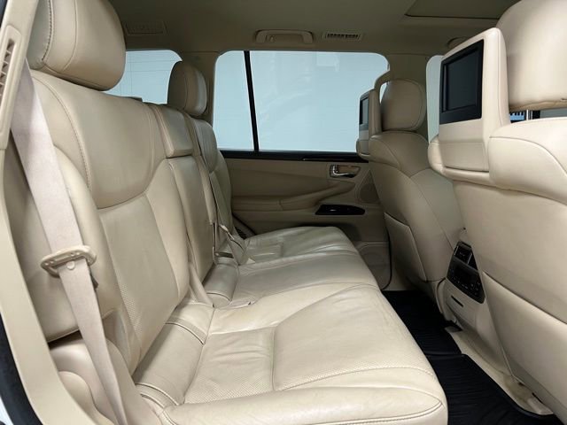 Used 2015 Lexus LX 570 4WD w/ Luxury Package image 52