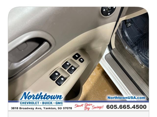 Used 2012 Kia Sedona LX image 11