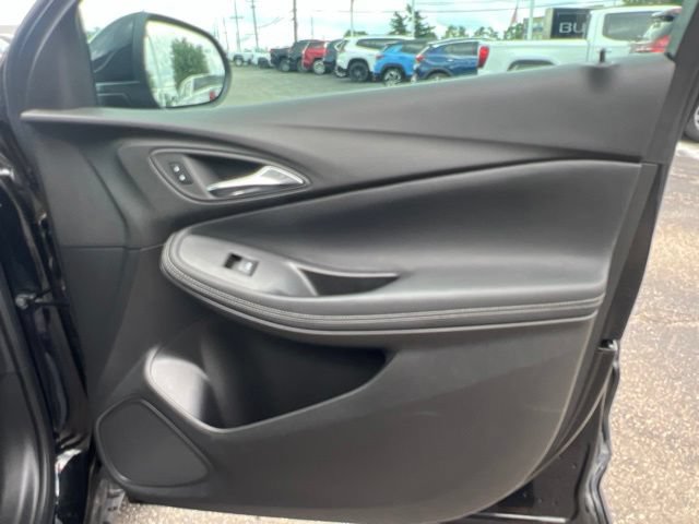 Used 2022 Buick Encore GX Essence w/ Advanced Technology Package AWD/4WD image 10