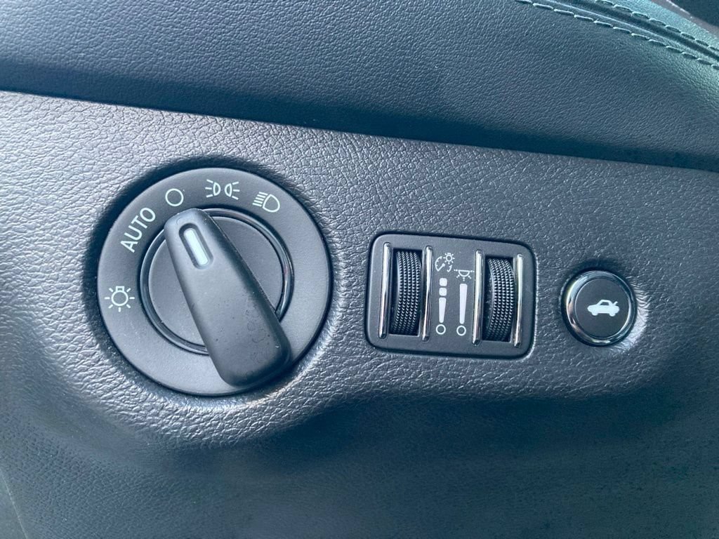 Used 2022 Dodge Challenger R/T Scat Pack RWD image 14