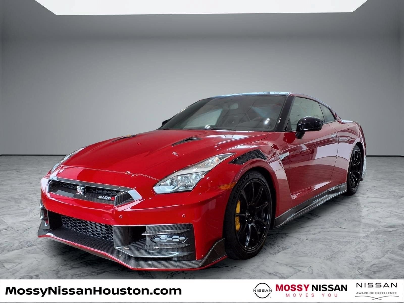 Used 2024 Nissan GT-R NISMO w/ Floor Mat Package AWD/4WD image 4