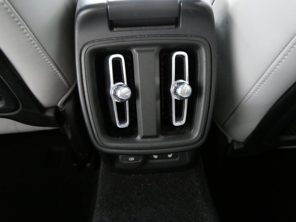 Used 2023 Polestar Polestar 2 w/ Pilot Pack AWD/4WD image 18