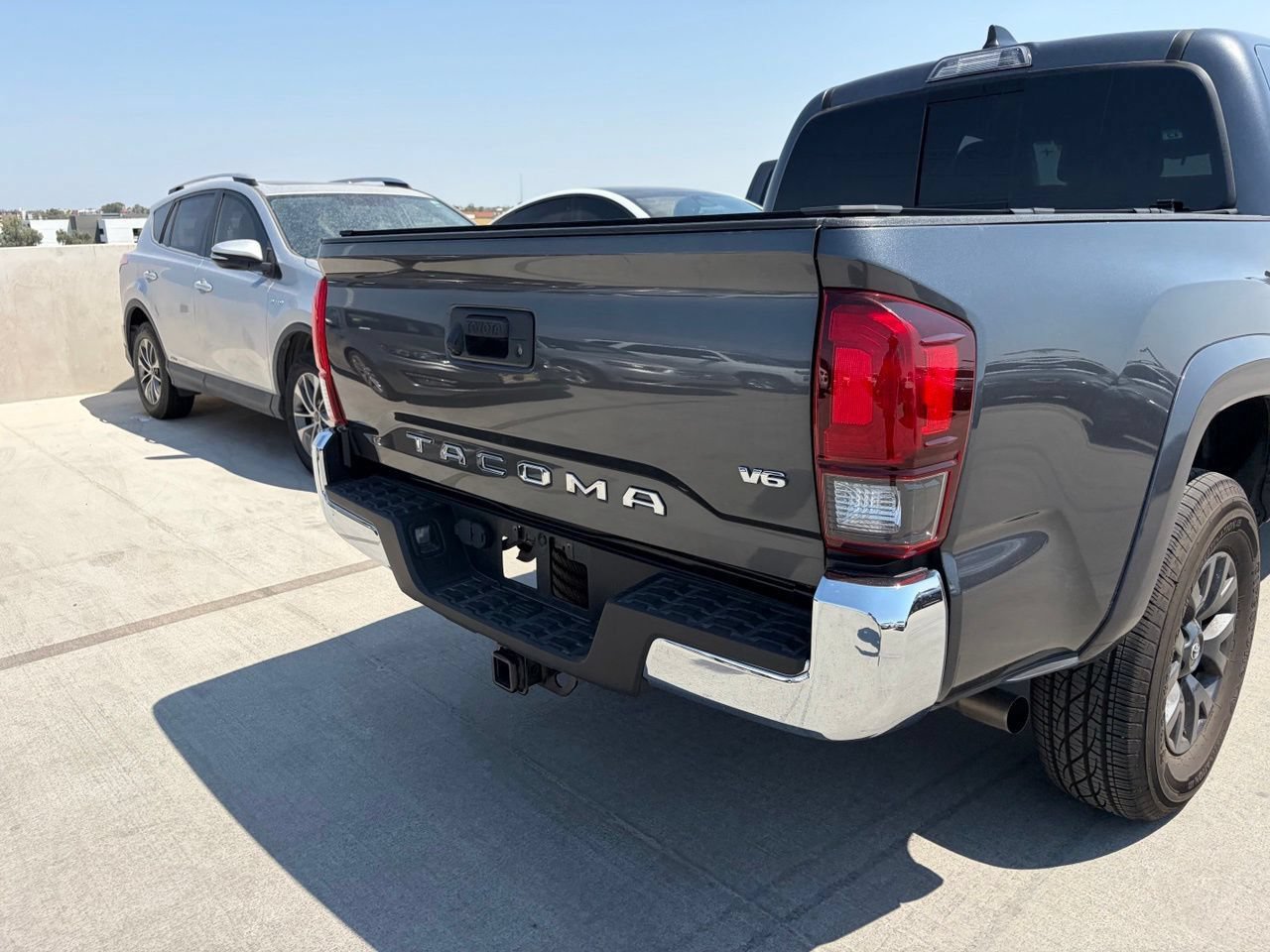 Used 2022 Toyota Tacoma SR5 RWD image 4