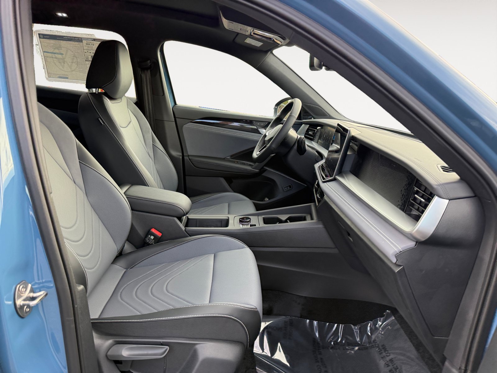 New 2026 Volkswagen Tiguan SE R-Line AWD/4WD image 19