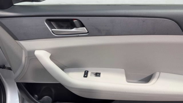 Used 2018 Hyundai Sonata SE FWD image 13