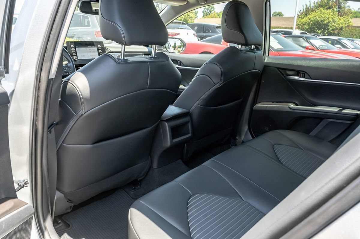 Used 2022 Toyota Camry SE w/ Convenience Package FWD image 10