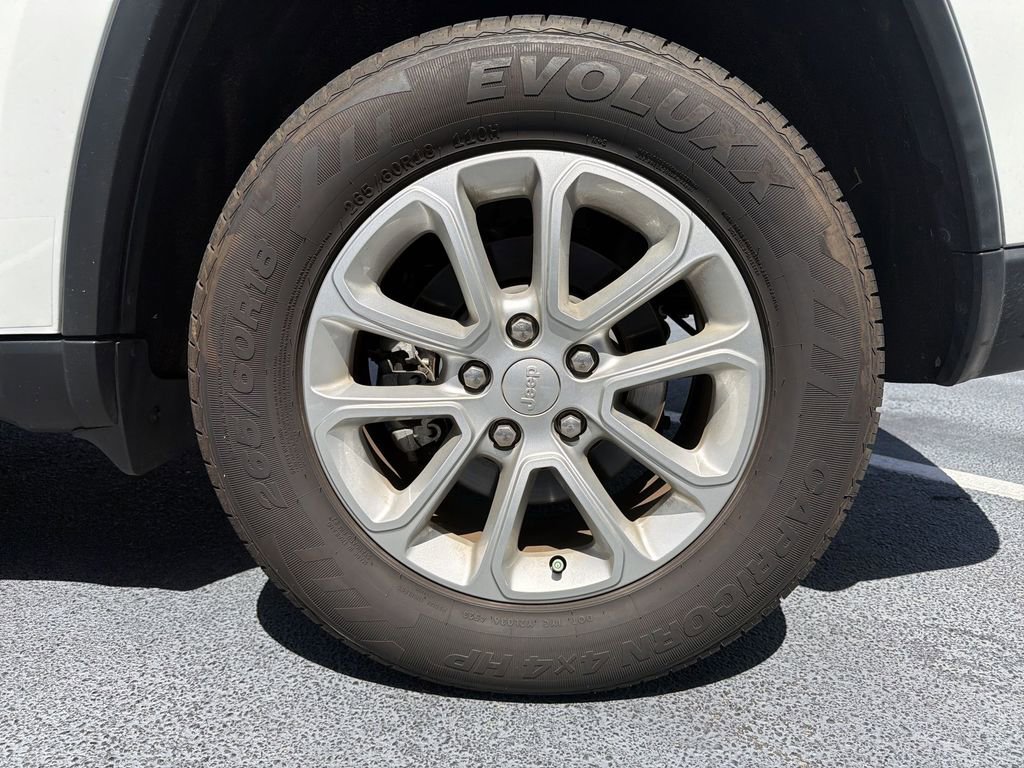 Used 2021 Jeep Grand Cherokee Laredo RWD image 27