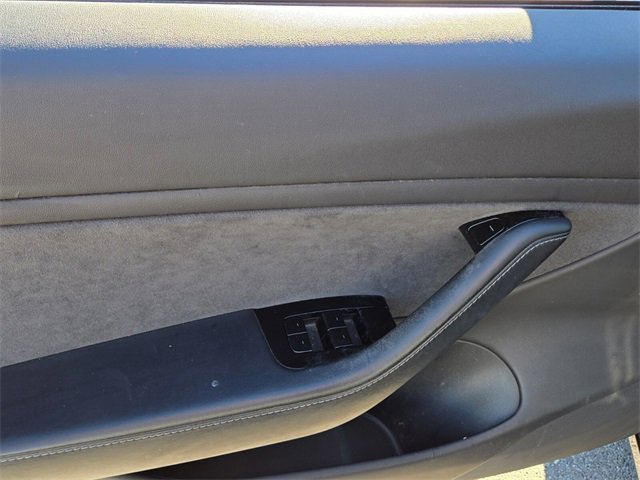 Used 2019 Tesla Model 3 Long Range image 24