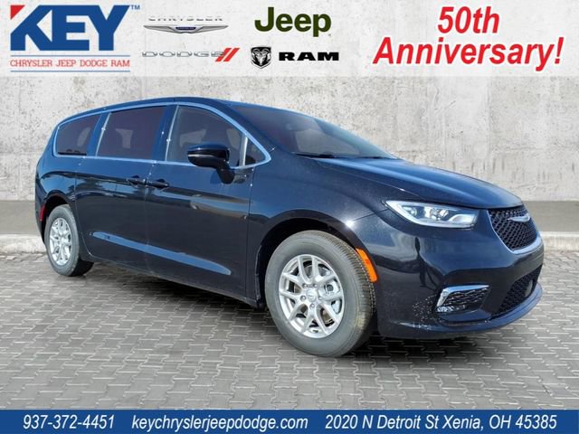 New 2026 Chrysler Pacifica Select image 1
