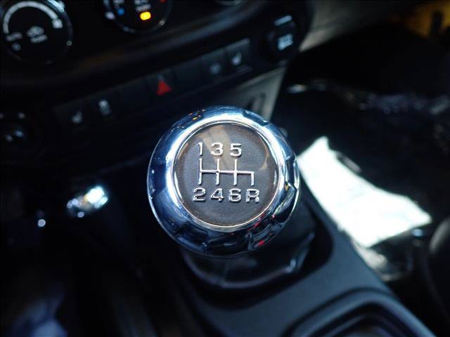 Used 2015 Jeep Wrangler Rubicon AWD/4WD image 21