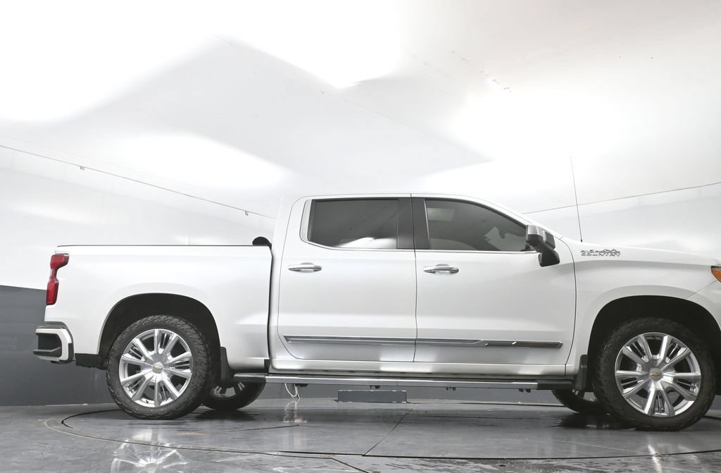Used 2022 Chevrolet Silverado 1500 High Country w/ High Country Premium Package AWD/4WD image 62