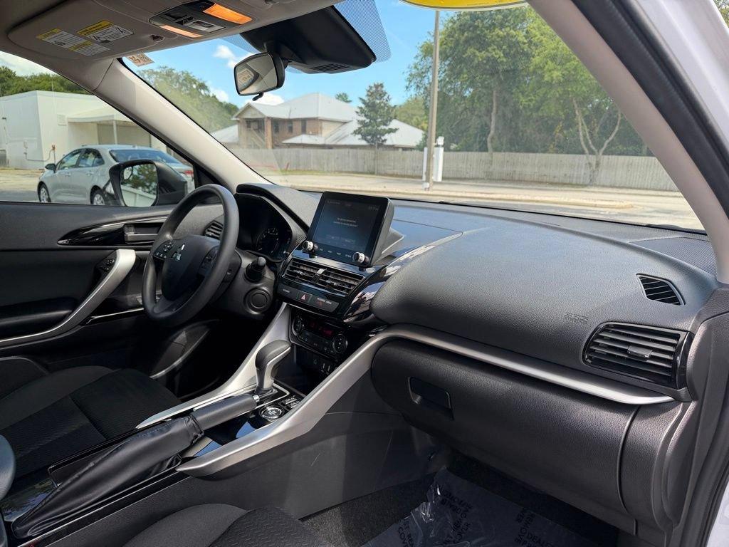 Used 2025 Mitsubishi Eclipse Cross LE AWD/4WD image 29
