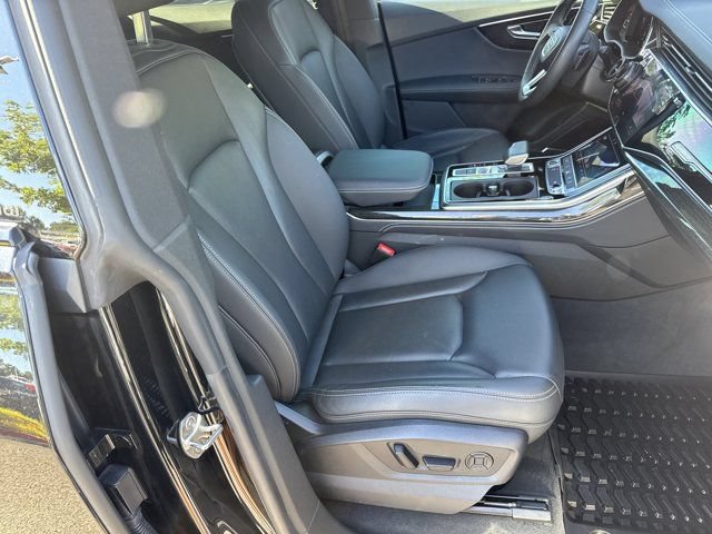 Used 2025 Audi Q8 Premium Plus AWD/4WD image 14
