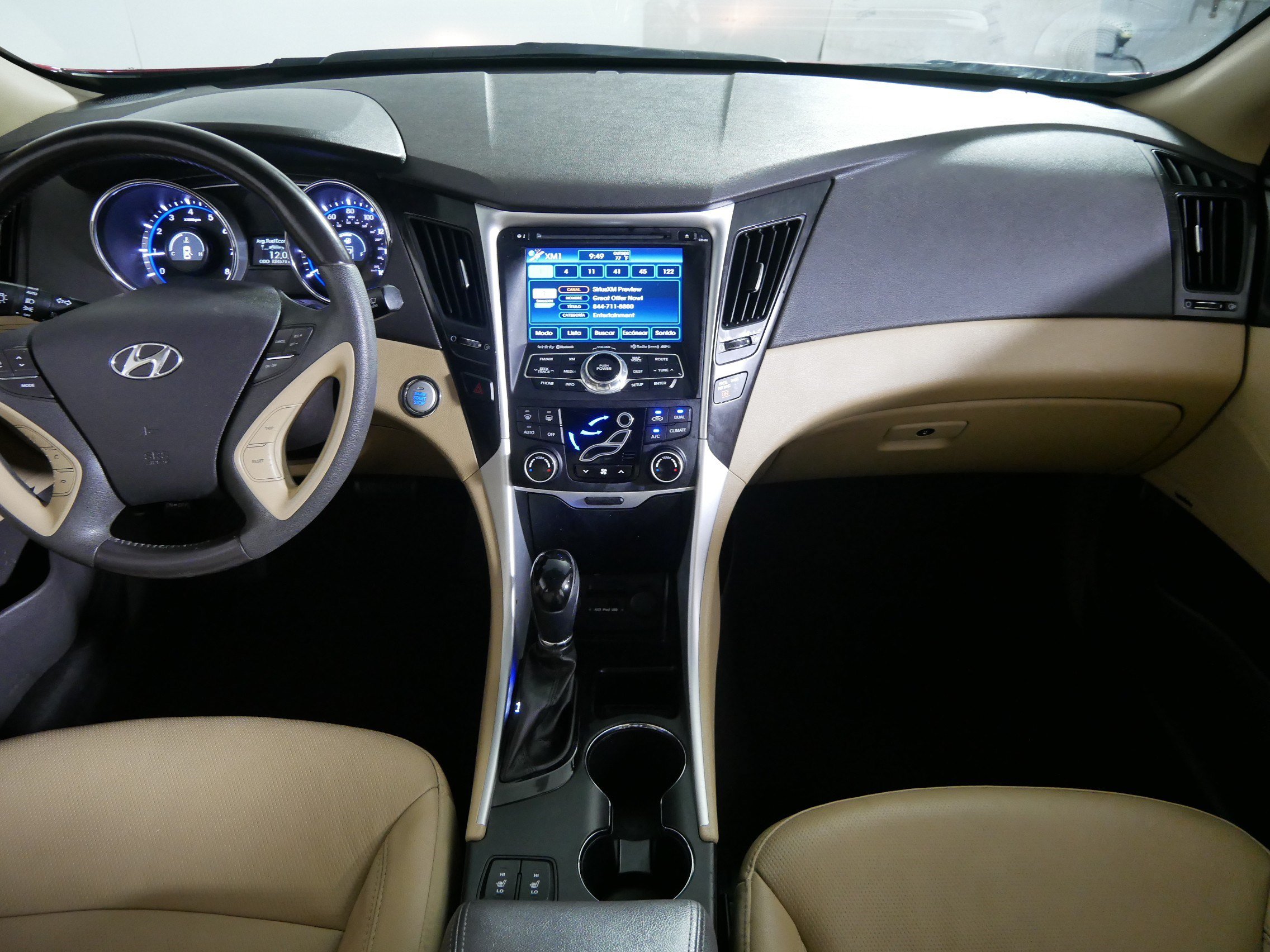 Used 2013 Hyundai Sonata Limited w/ Premium Pkg FWD image 10