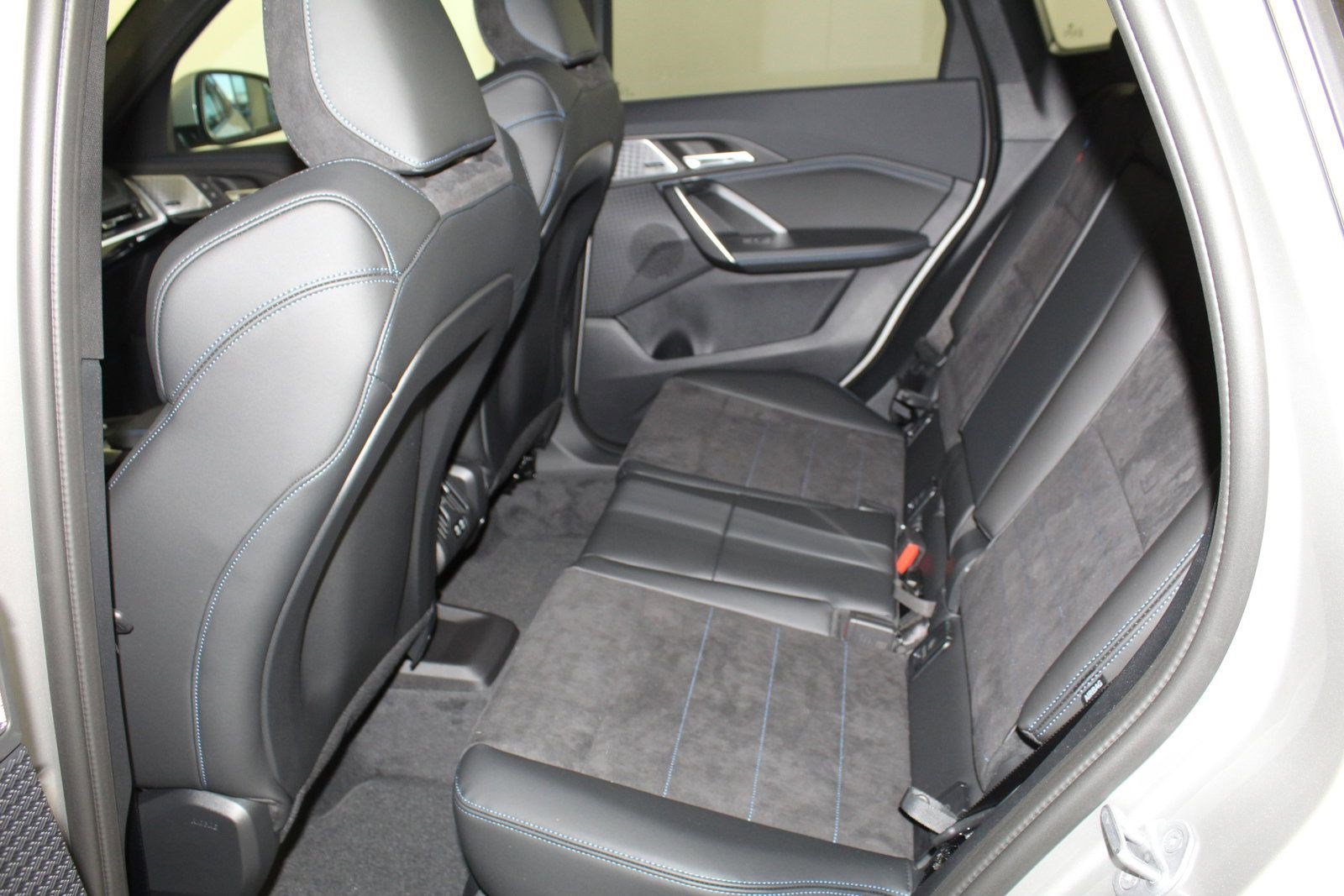 Used 2025 BMW X1 xDrive28i w/ Technology Package AWD/4WD image 12