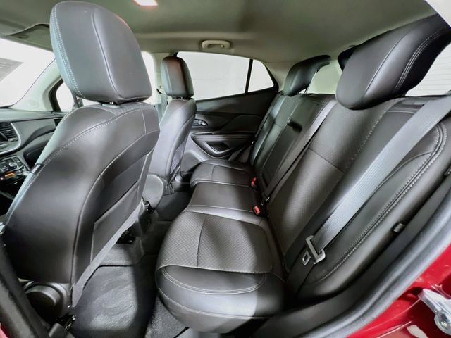 Used 2021 Buick Encore Preferred AWD/4WD image 22