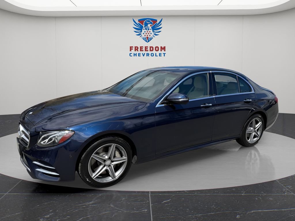 Used 2017 Mercedes-Benz E 300 4MATIC image 2