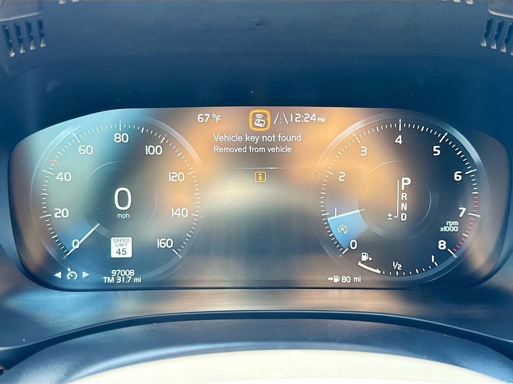 Used 2018 Volvo XC60 T6 Momentum w/ Vision Package AWD/4WD image 13