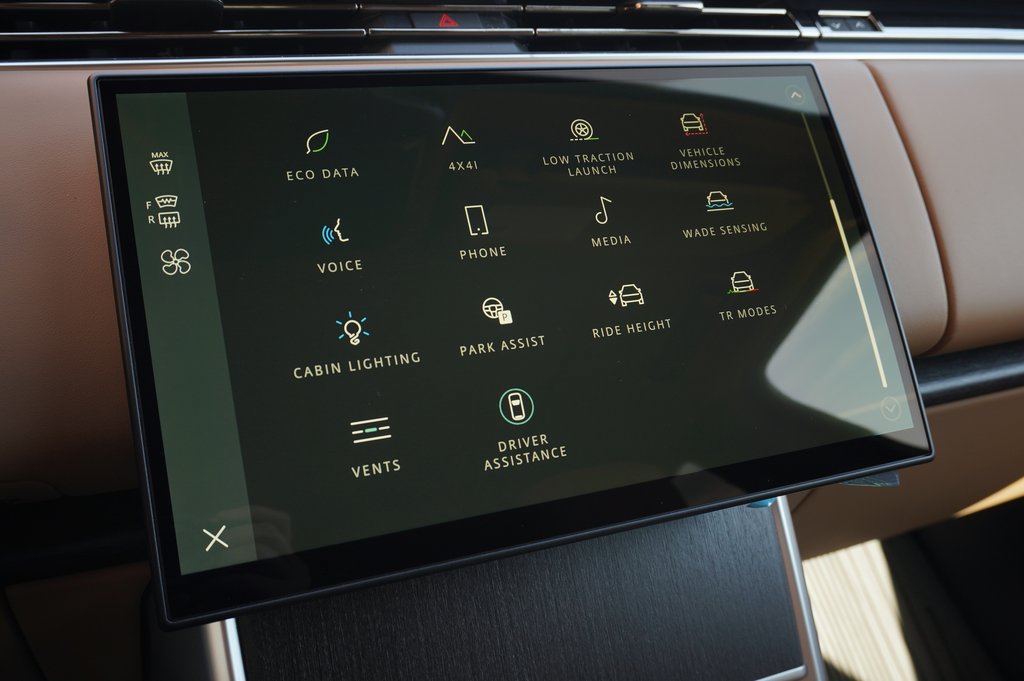 New 2026 Land Rover Range Rover SE AWD/4WD image 19