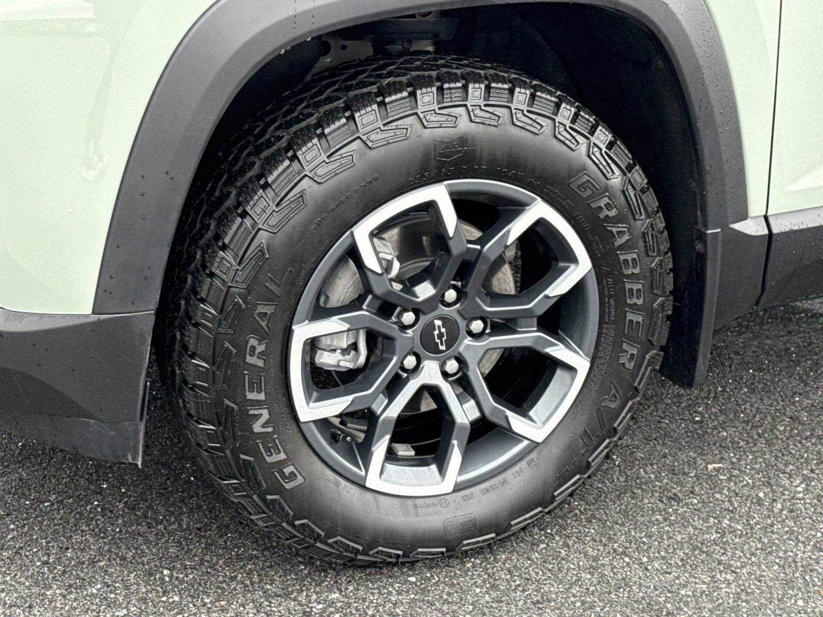 Used 2026 Chevrolet Equinox ACTIV w/ Convenience Package III image 29