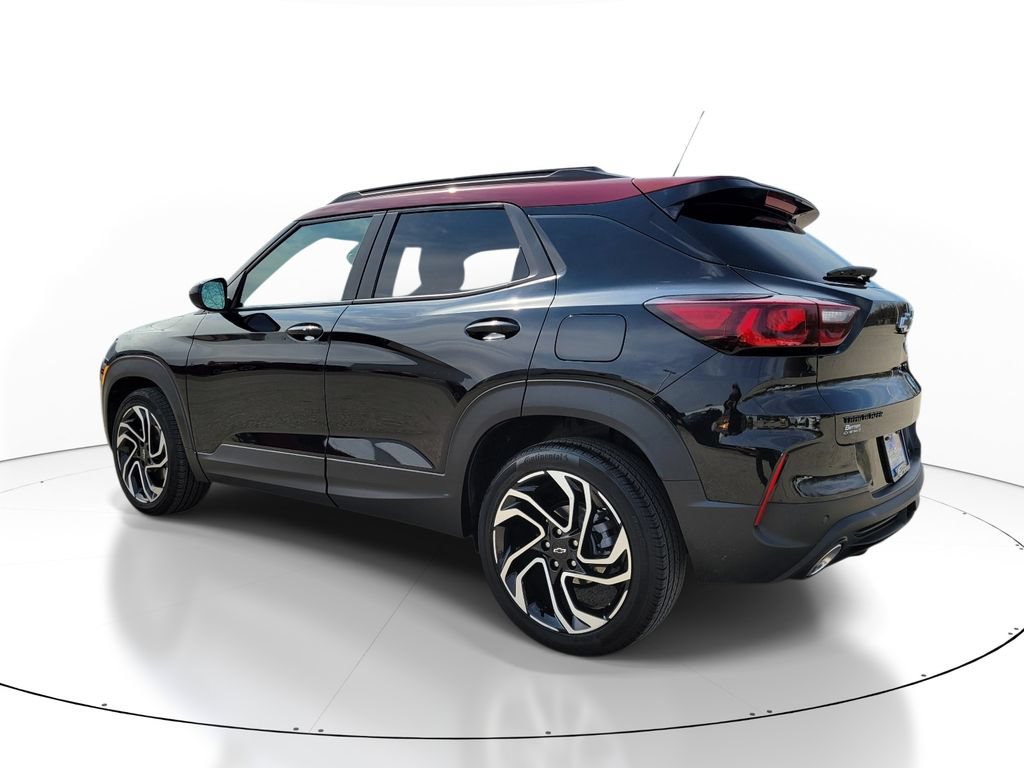 Used 2024 Chevrolet TrailBlazer RS w/ Convenience Package FWD image 3