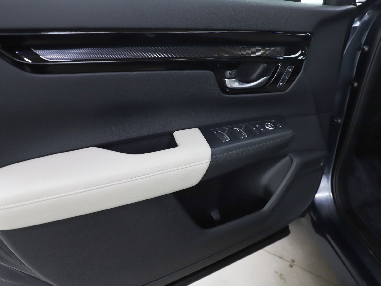 Used 2023 Honda CR-V EX-L image 24