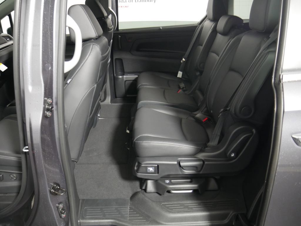 New 2026 Honda Odyssey Touring image 15