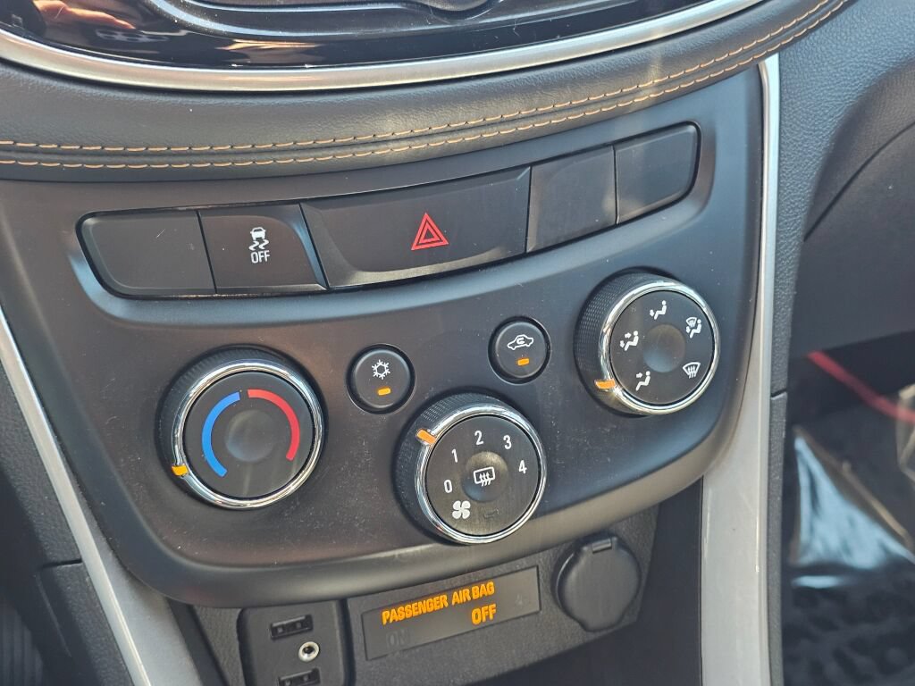 Used 2022 Chevrolet Trax LS w/ Tint and Cruise Package AWD/4WD image 23