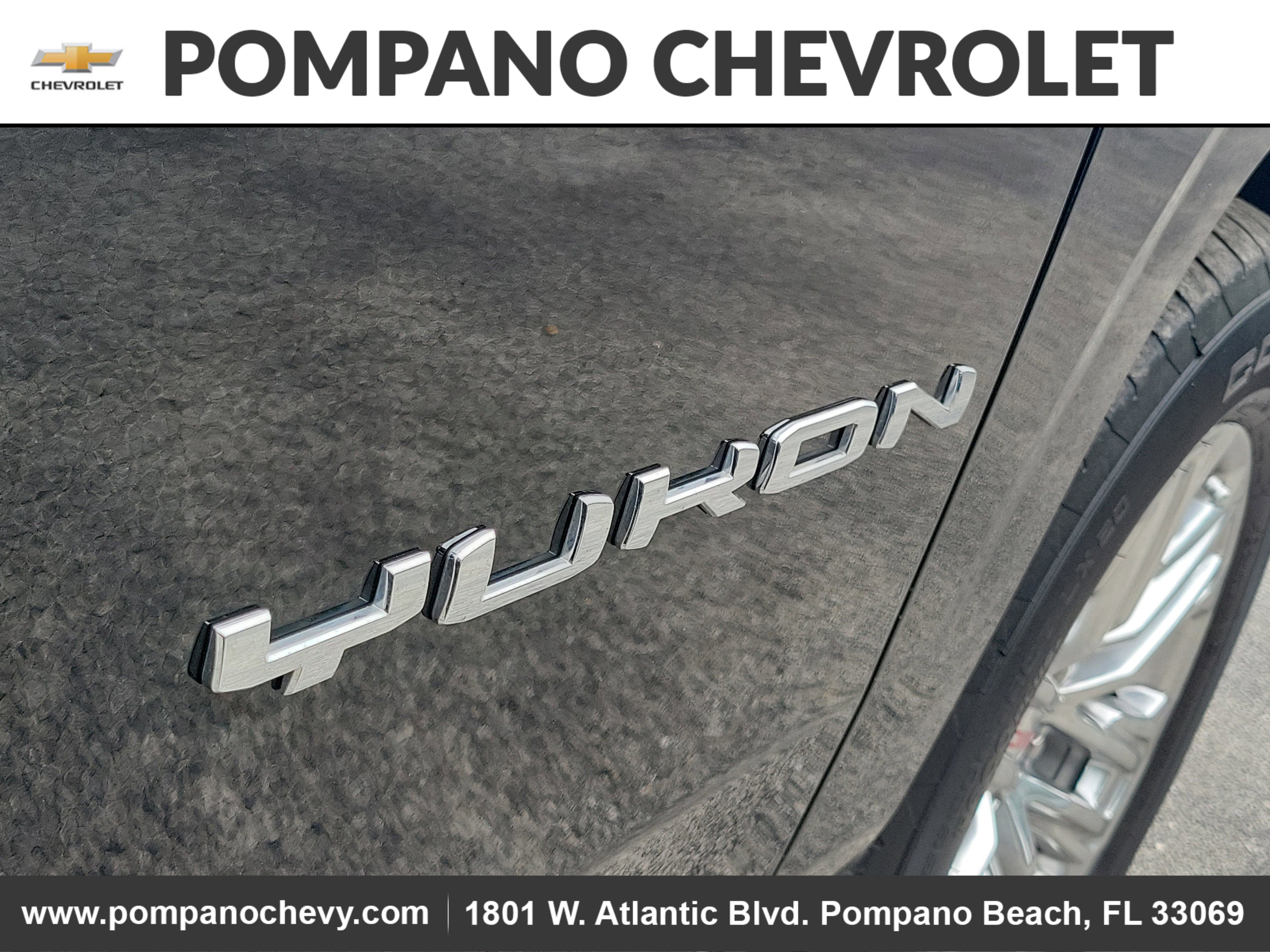 Used 2023 GMC Yukon SLT w/ SLT Premium Package image 10