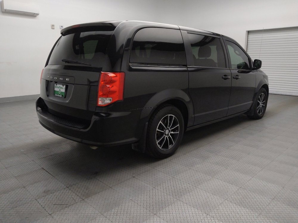 Used 2018 Dodge Grand Caravan SE image 9