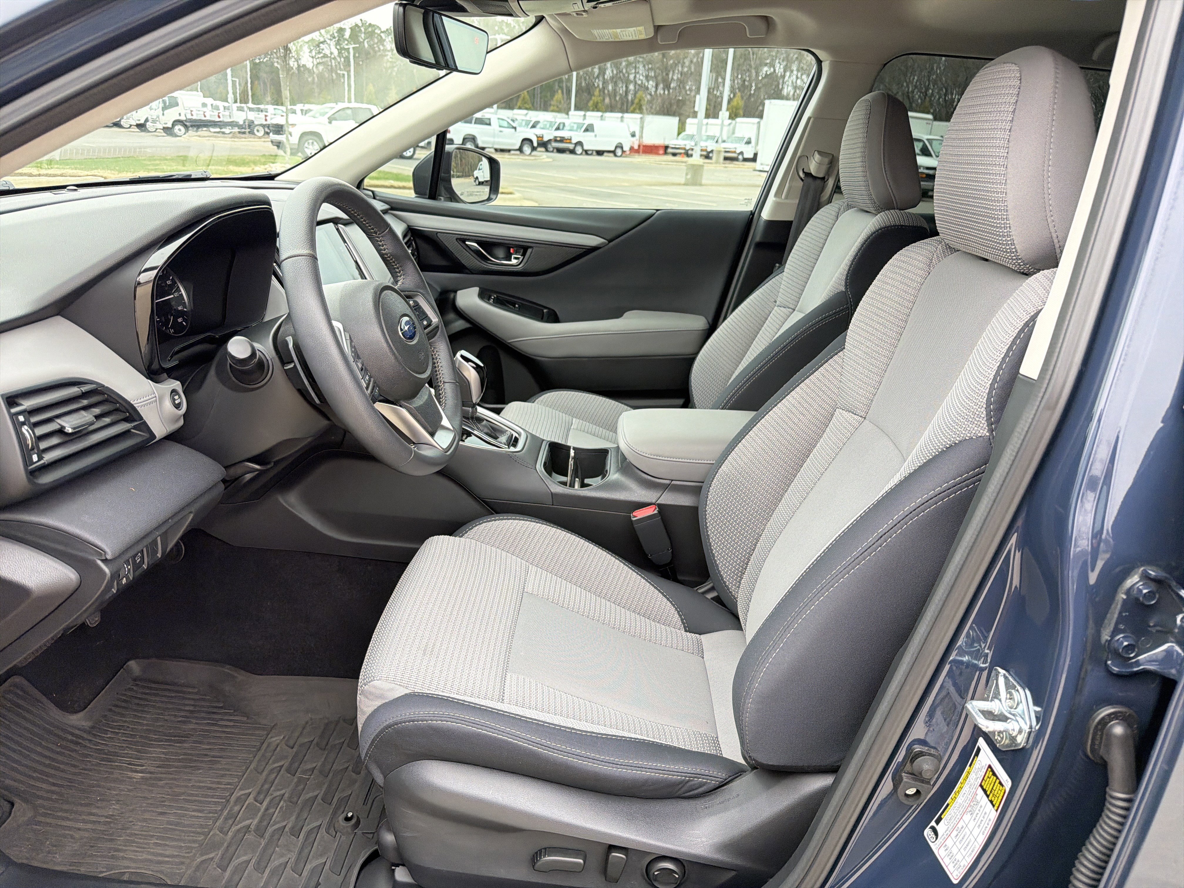 Used 2025 Subaru Outback Premium w/ Popular Package #1A image 16