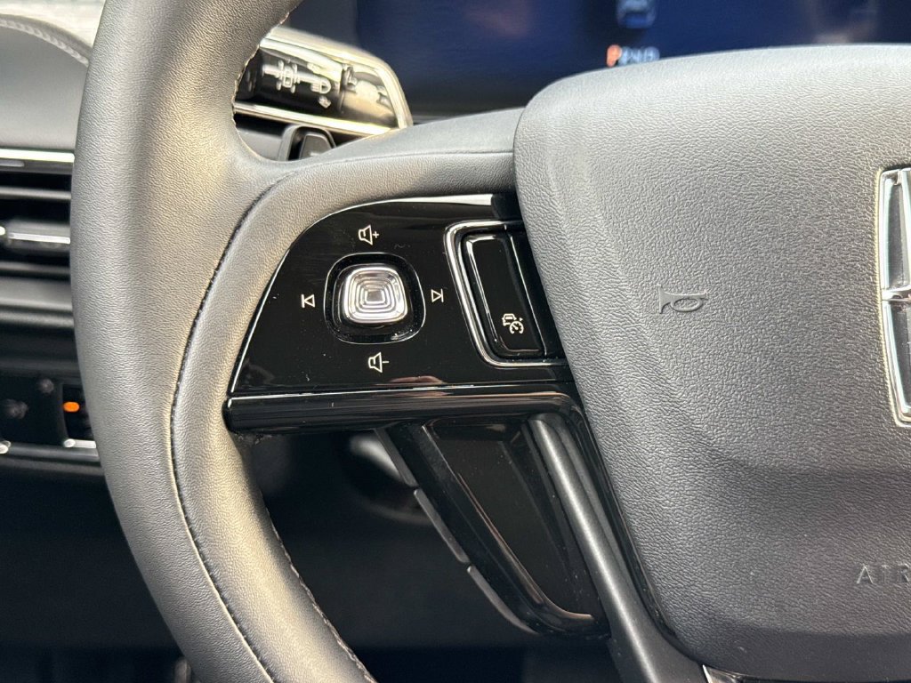 Used 2024 Lincoln Corsair AWD image 10