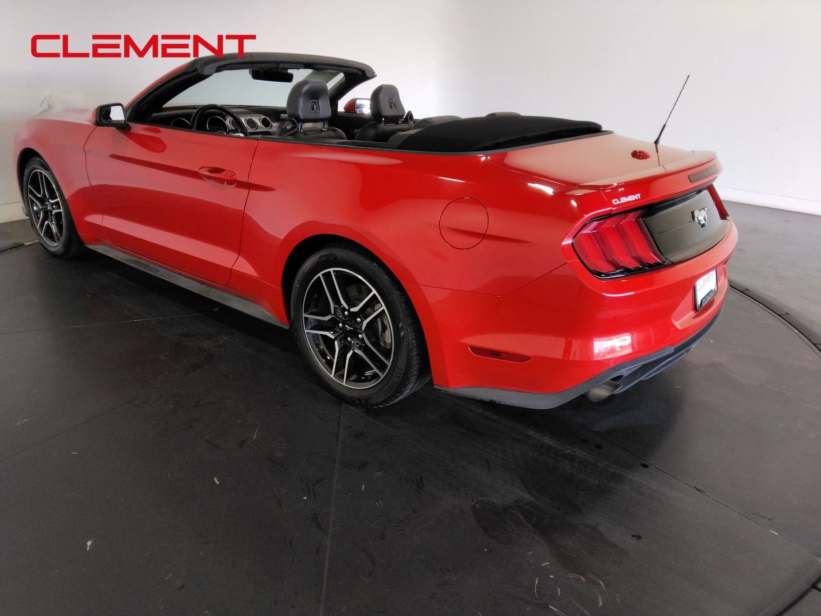 Used 2023 Ford Mustang Convertible image 8