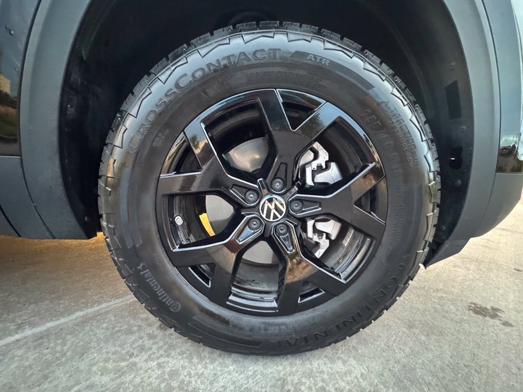 Used 2025 Volkswagen Atlas Peak Edition SE AWD/4WD image 34