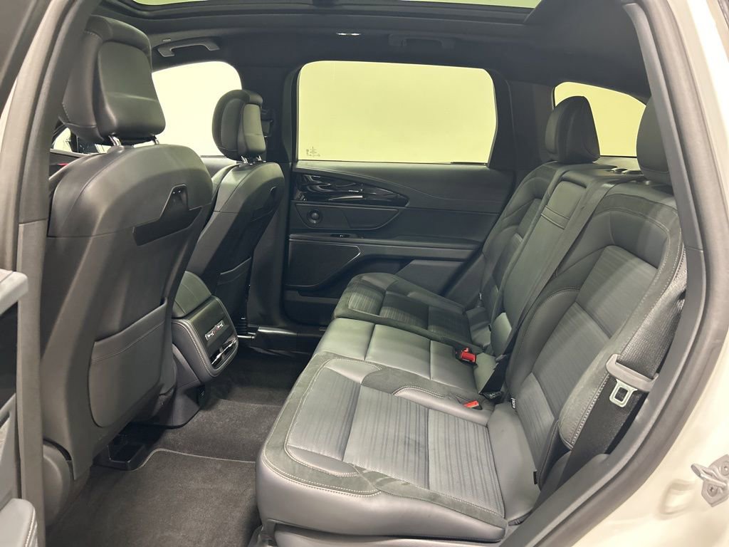 Certified 2025 Lincoln Nautilus Reserve w/ Jet Appearance Package image 30