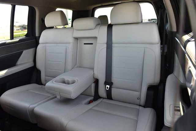 Used 2025 Hyundai Santa Fe Limited FWD image 24