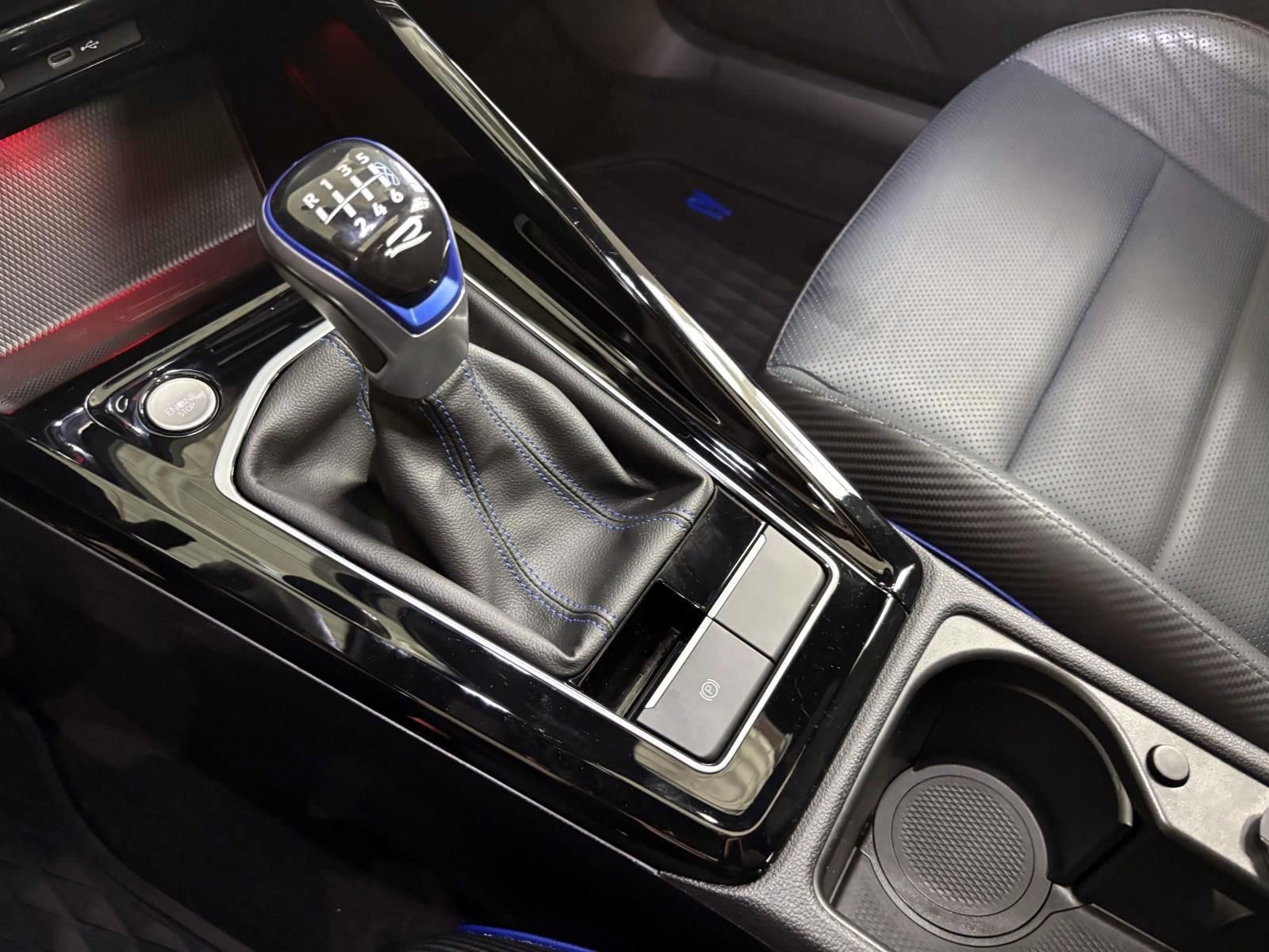 Used 2024 Volkswagen Golf R image 22