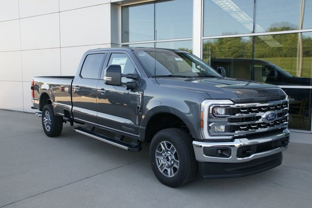 New 2026 Ford F350 Lariat image 2