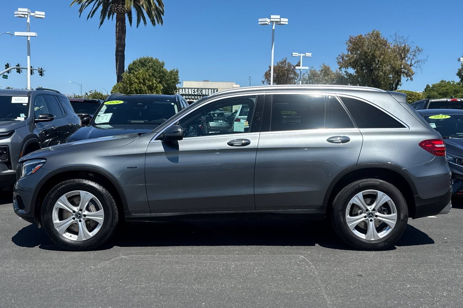 Used 2018 Mercedes-Benz GLC 350e 4MATIC image 8