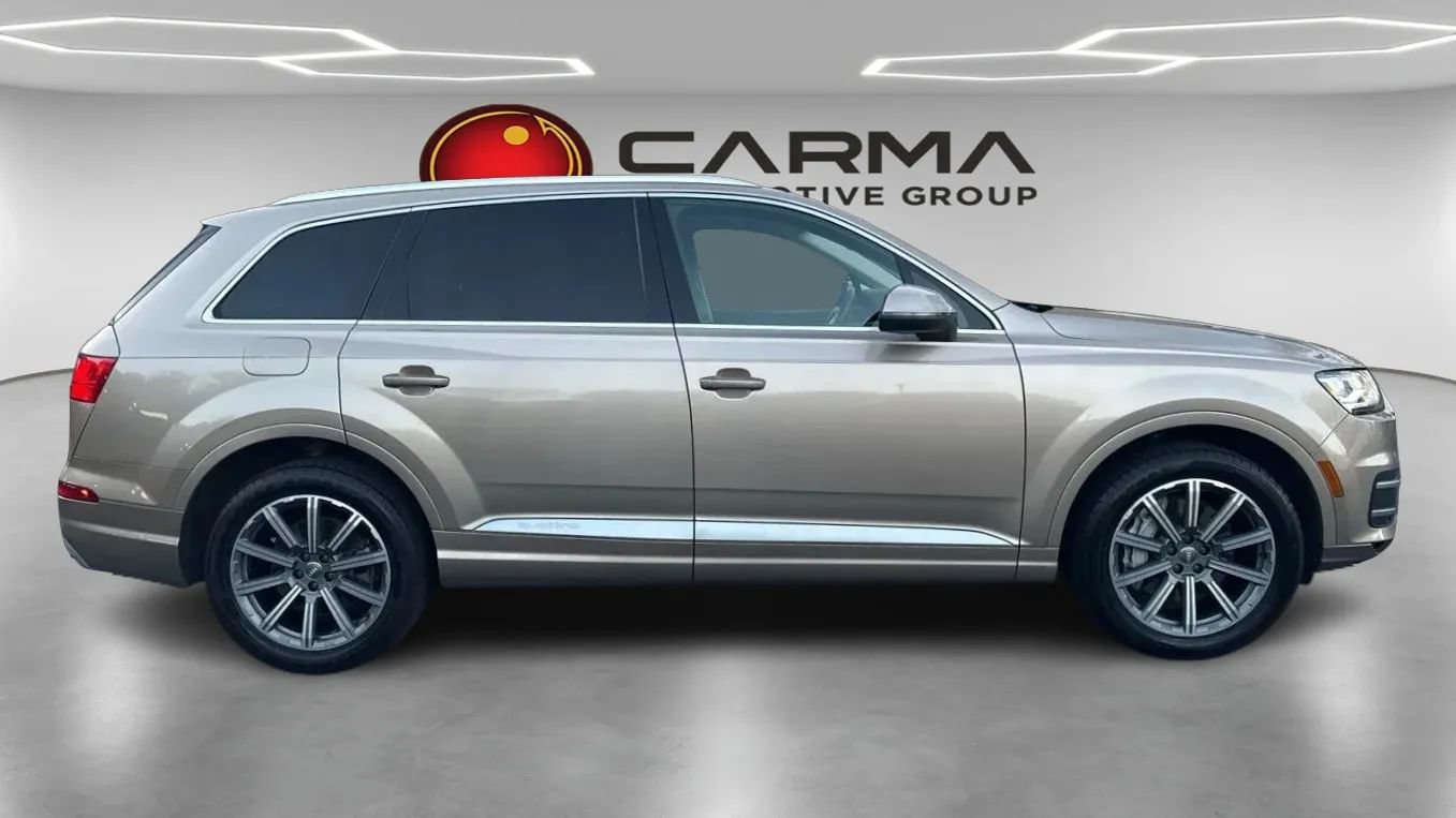 Used 2019 Audi Q7 3.0T Premium w/ Cold Weather Package AWD/4WD image 6