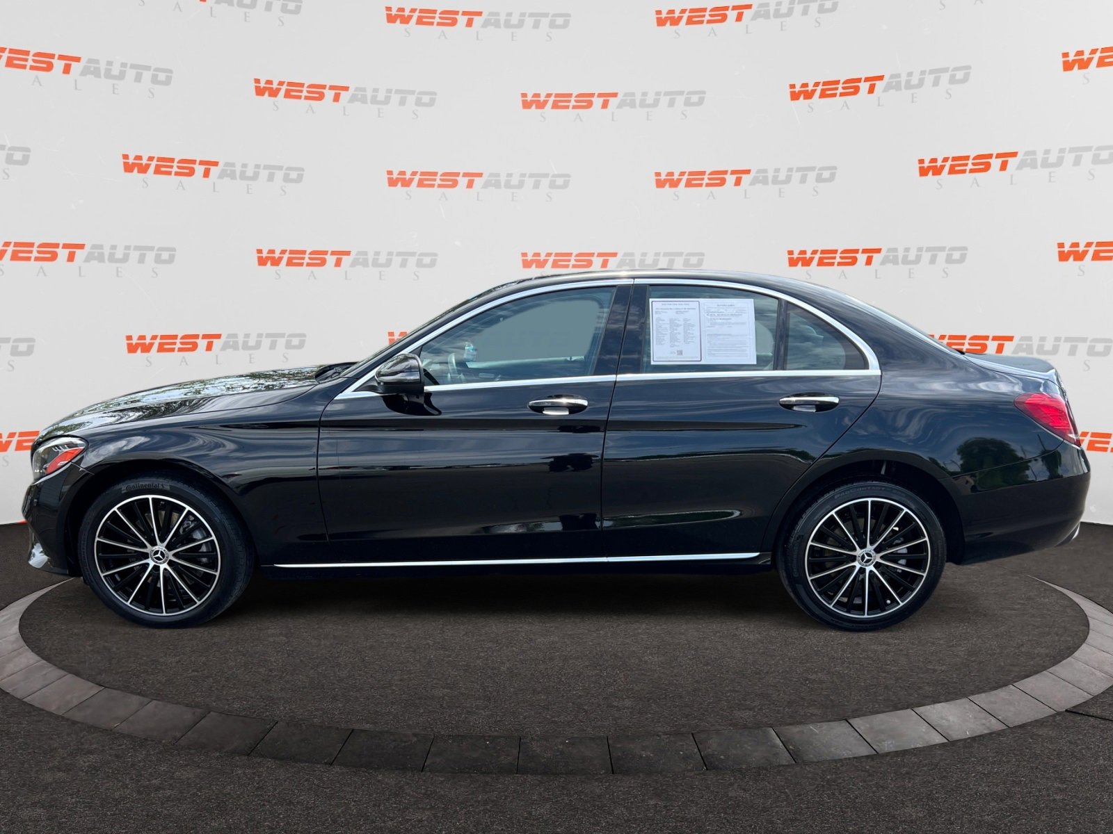 Used 2021 Mercedes-Benz C 300 4MATIC Sedan image 2
