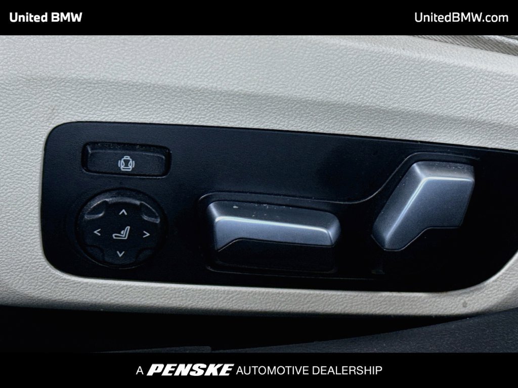 Used 2021 BMW 330i Sedan RWD image 11