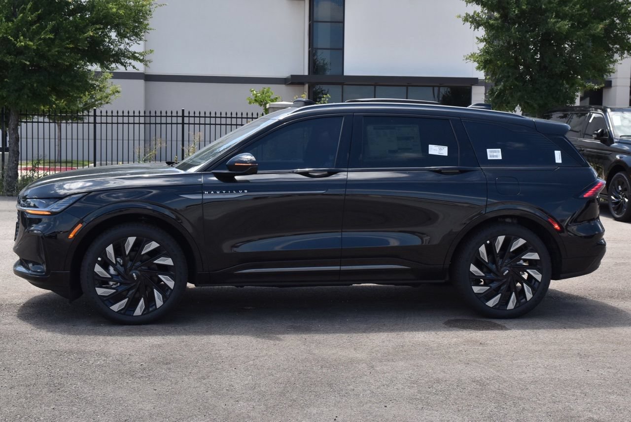New 2026 Lincoln Nautilus Reserve w/ Jet Appearance Package AWD/4WD image 18
