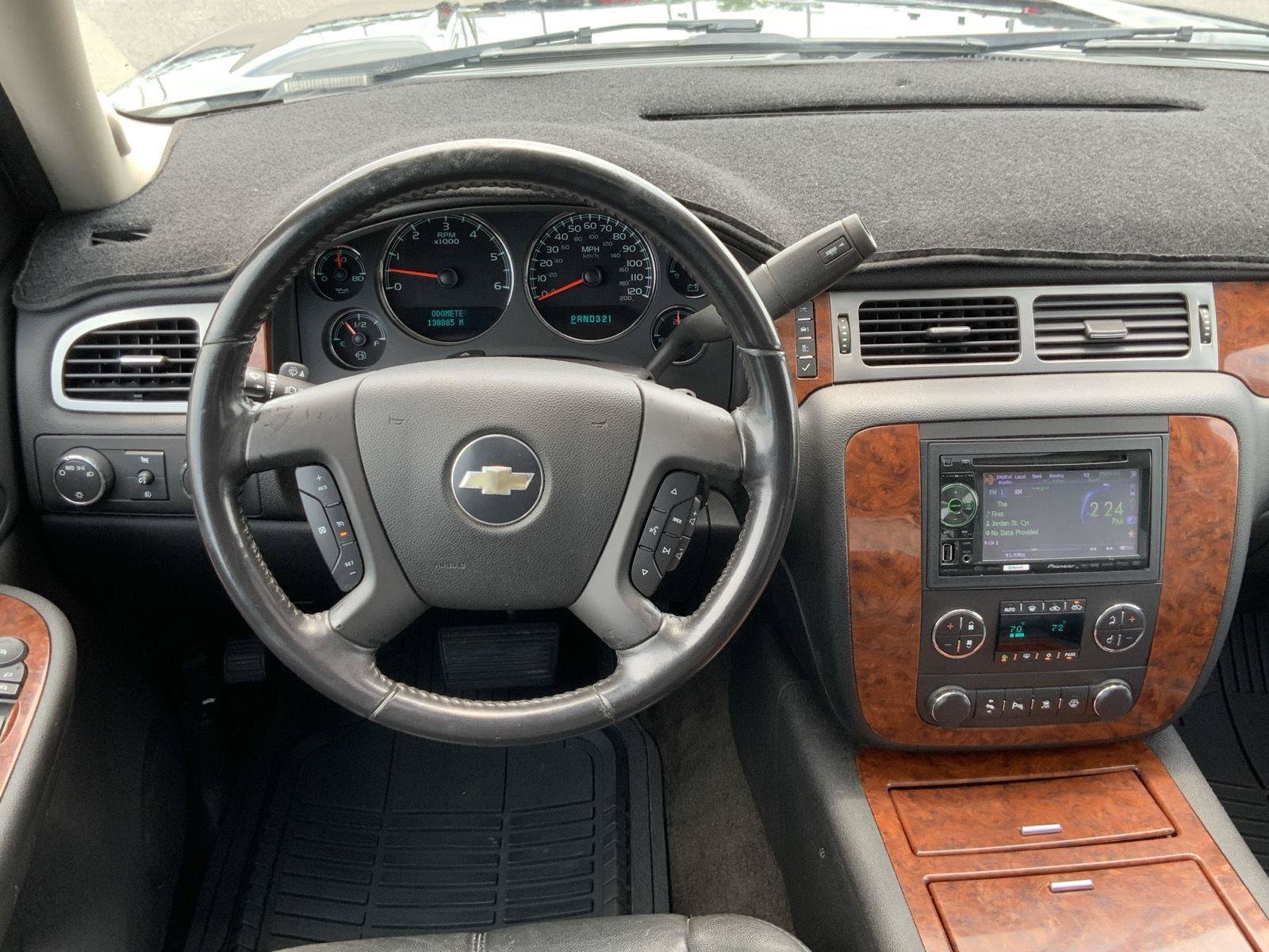 Used 2008 Chevrolet Avalanche LTZ w/ LTZ Preferred Equipment Group AWD/4WD image 26